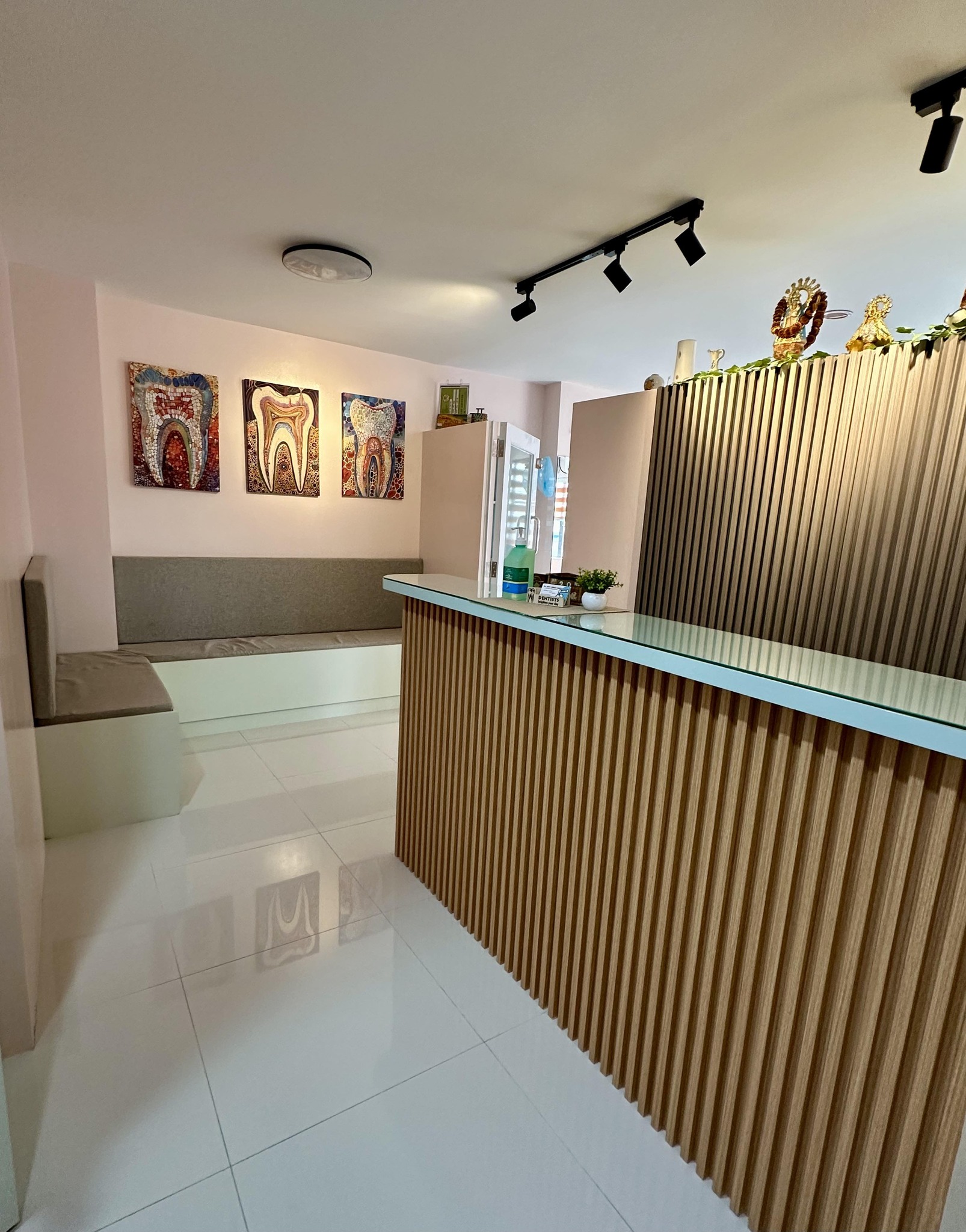 Dr. Juvy T. Perez Dental Clinic gallery