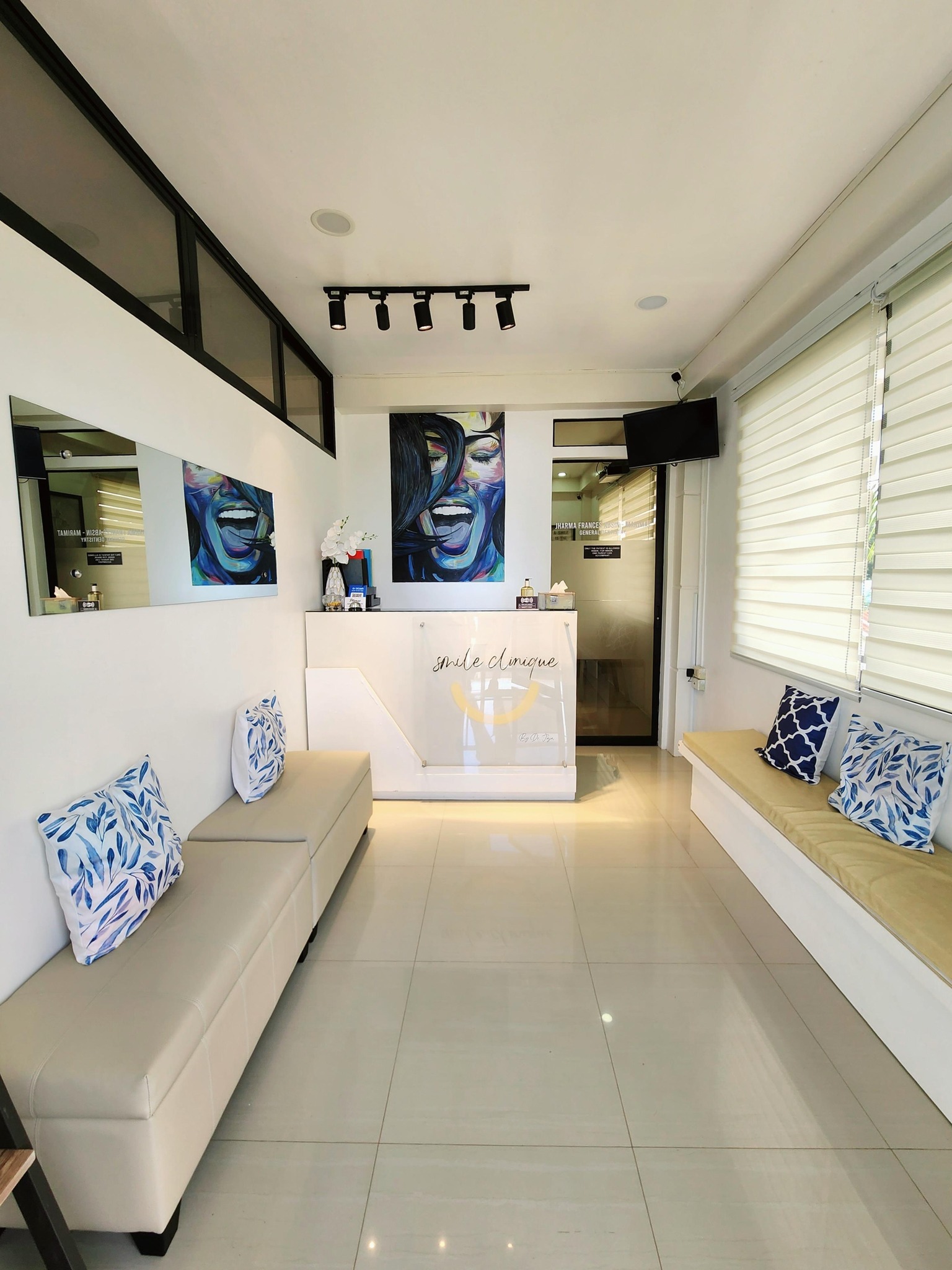 Smile Clinique Dental Clinic gallery