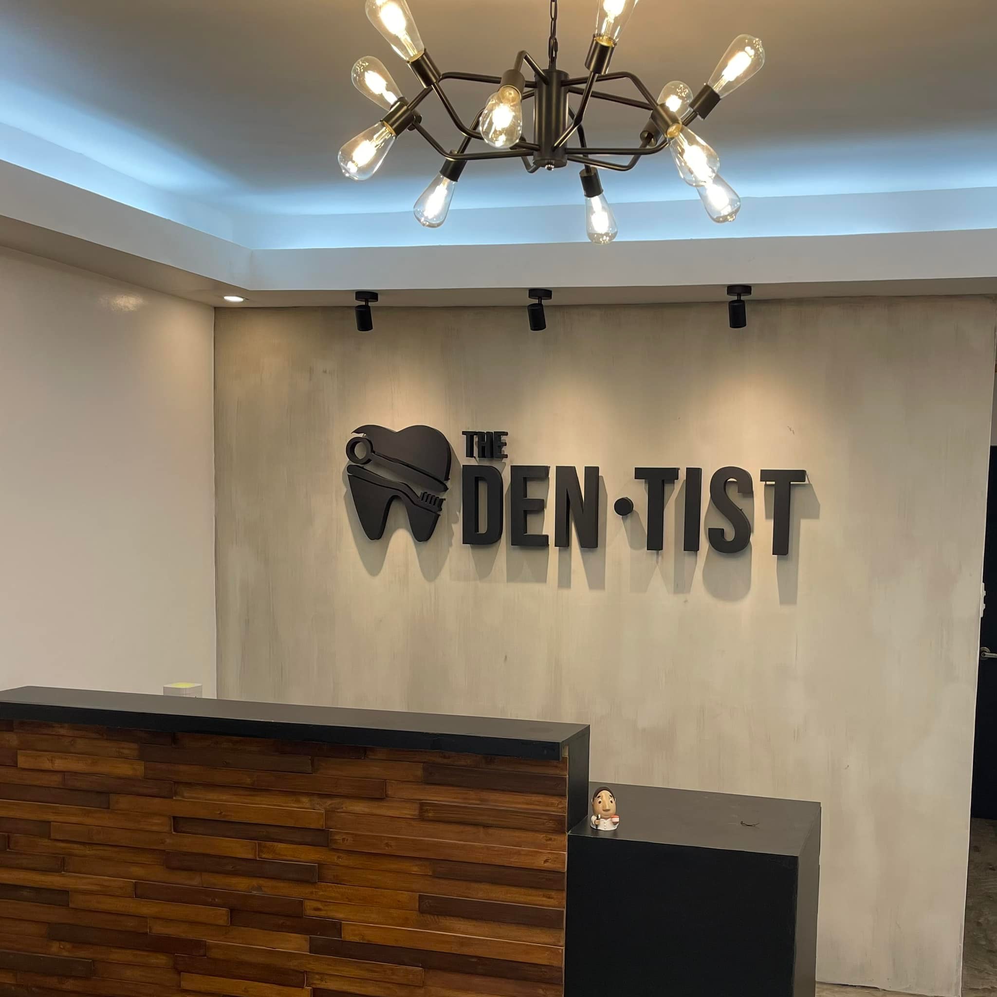 The DENˊTIST gallery