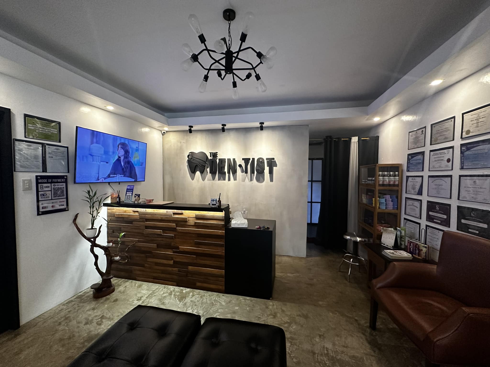 The DENˊTIST gallery